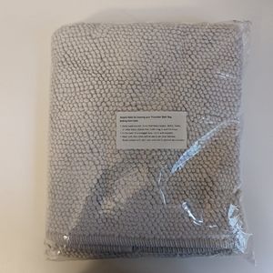 Parachute looped bath rug